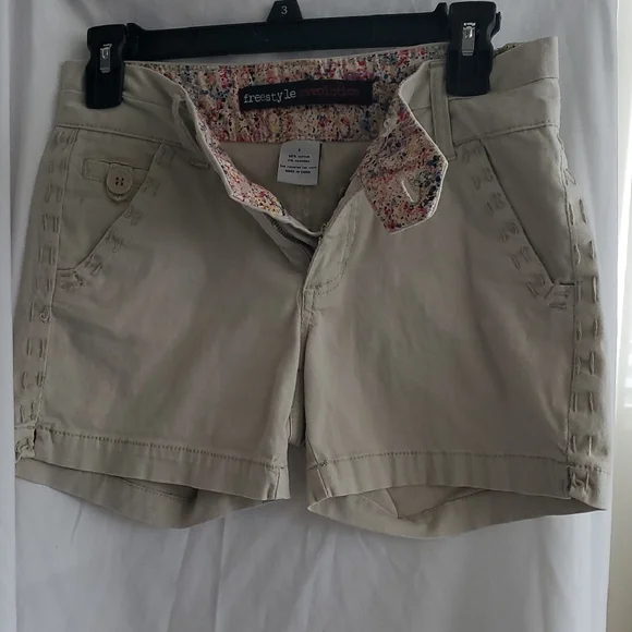 Freestyle Revolution Cream and Tan Cargo Shorts size 5 juniors - Picture 3 of 11